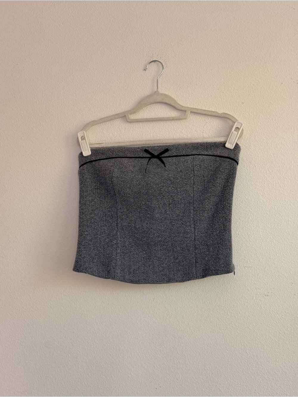 Classic Grey Strapless Crop Top with Contrast Trim